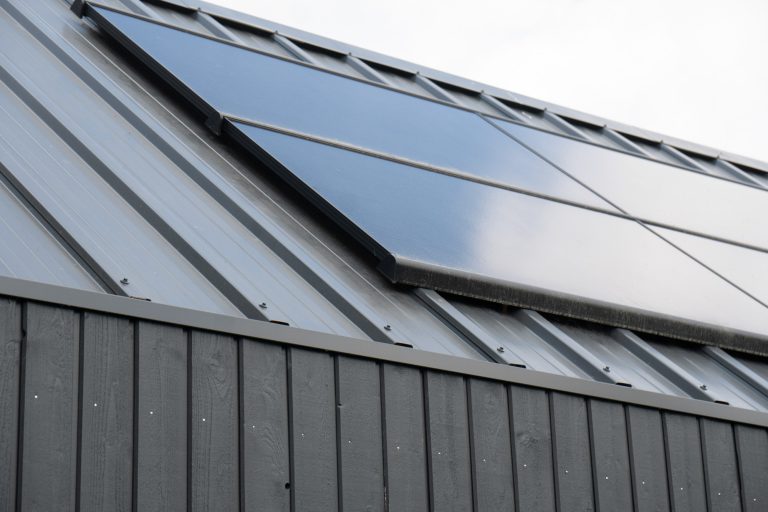 Zonnepanelen tuinhuis: geen subsidie, wel terugverdienen